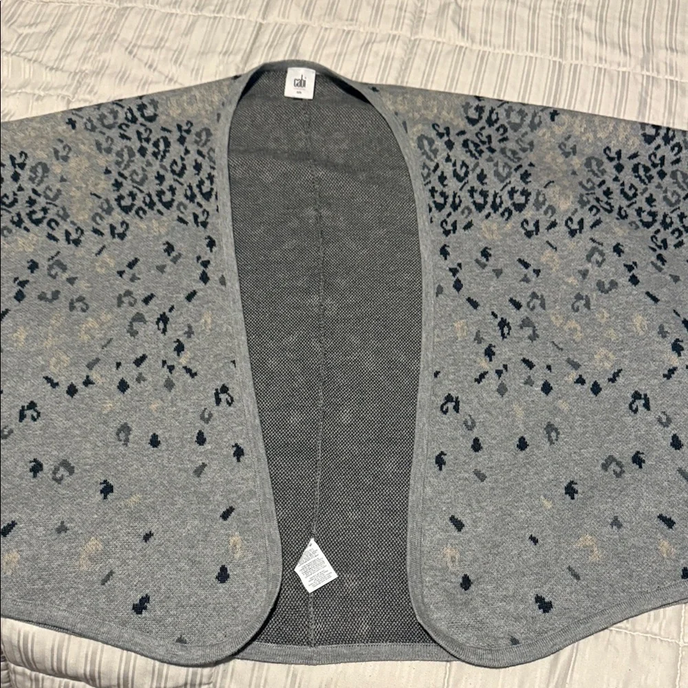 Cabi Gray Leopard Print Open Front Poncho O/S - Picture 7 of 8